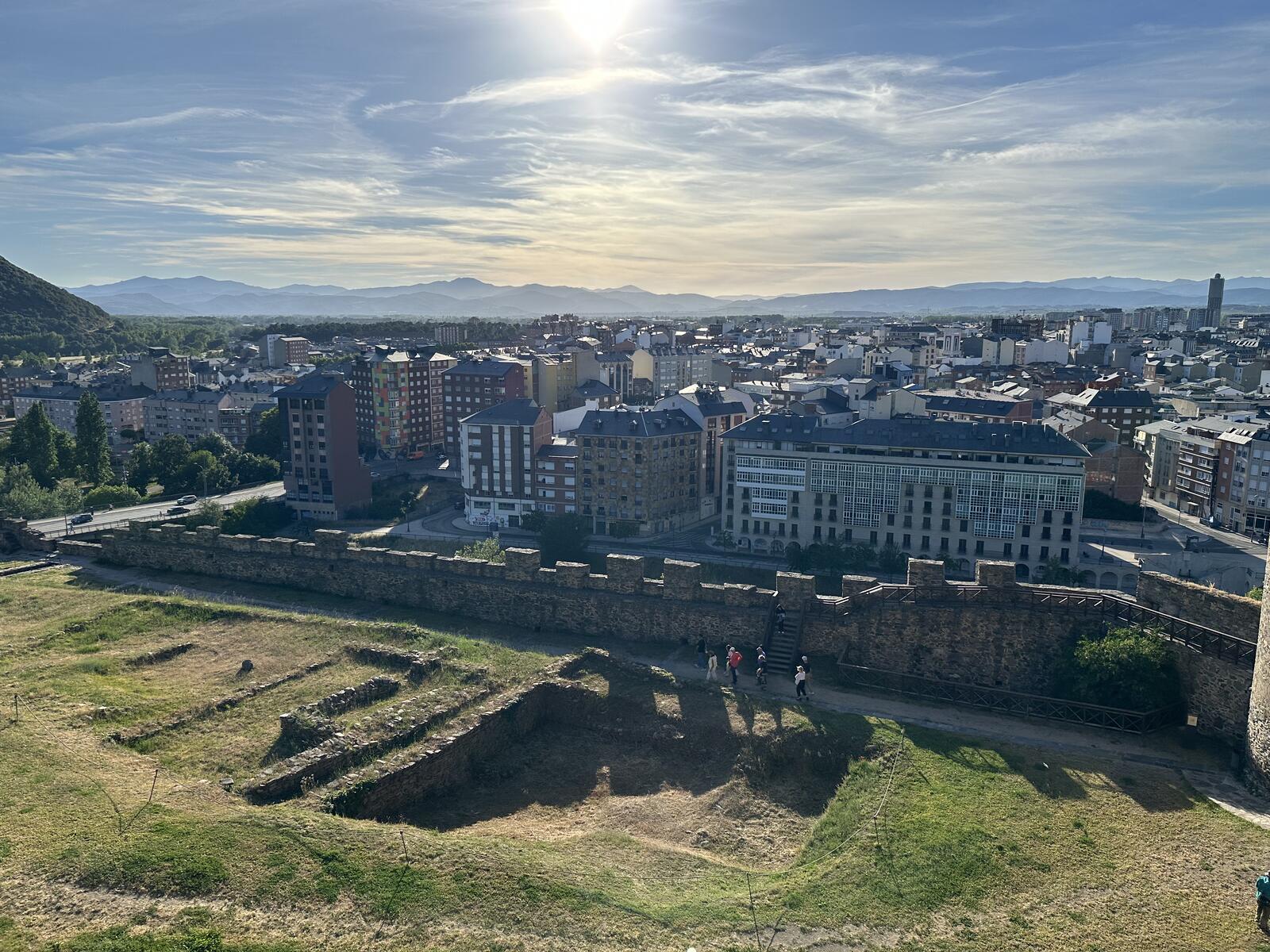 從城牆俯瞰 Ponferrada