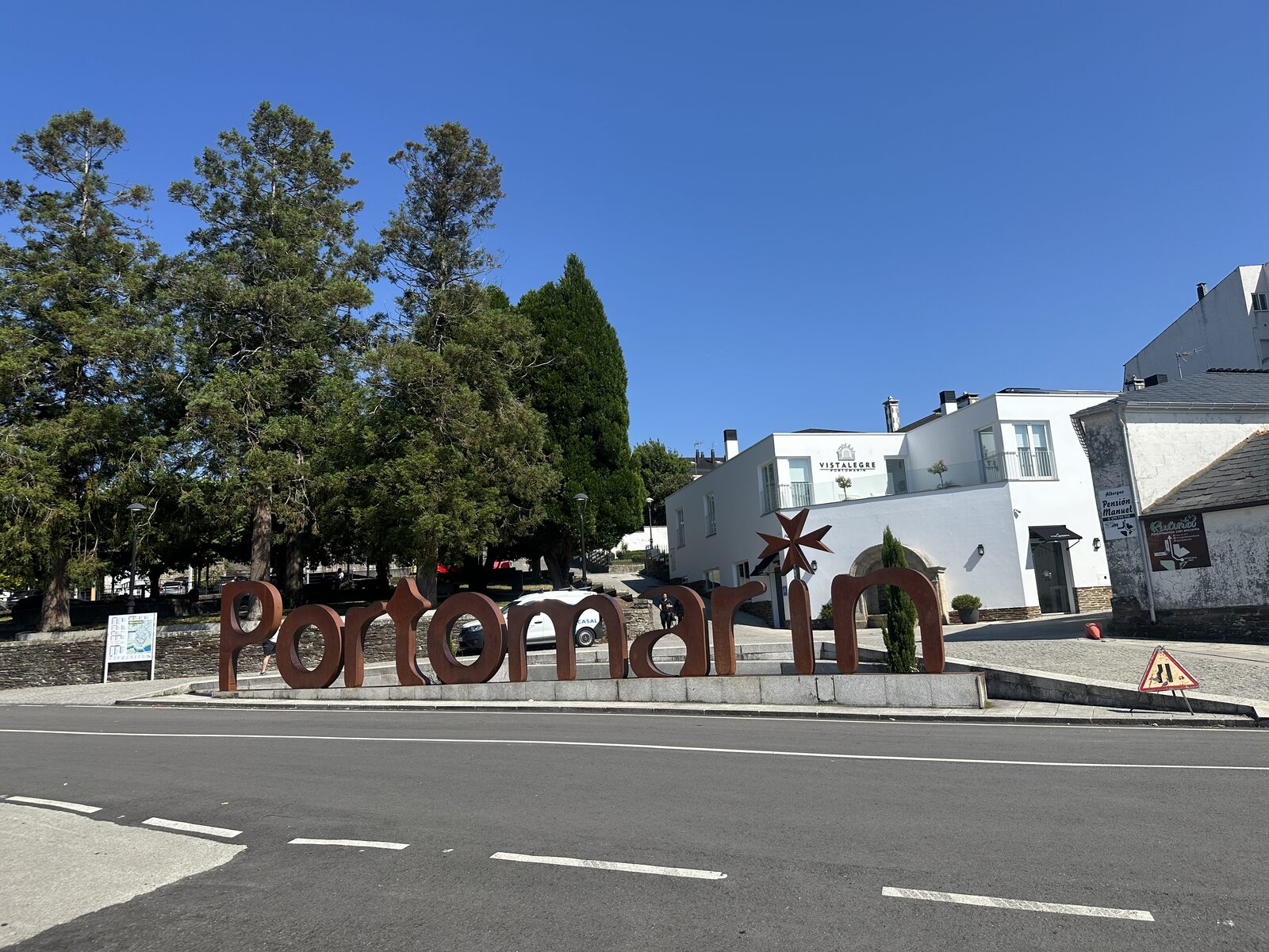 Portomarín 的地標字牌