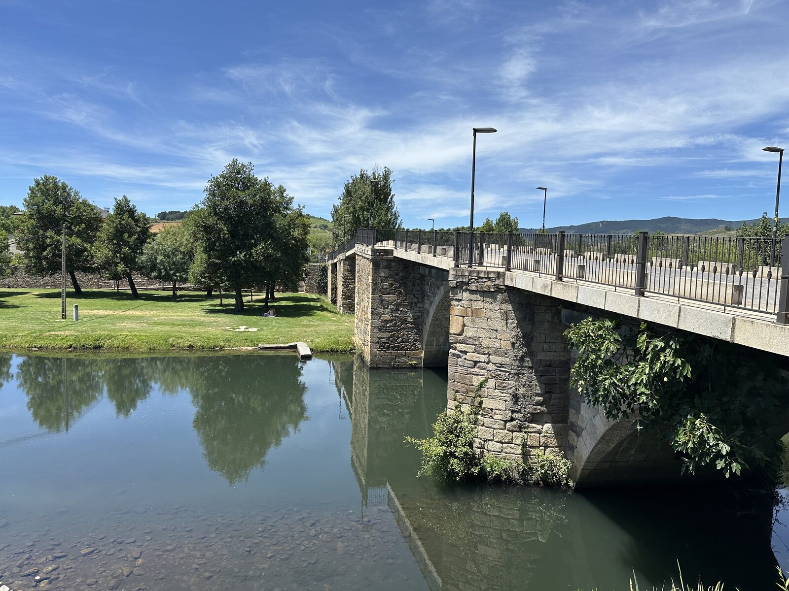 路上的石橋